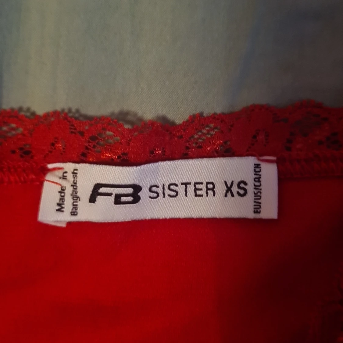 Röd FB sister topp - 90