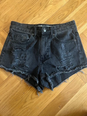 H&M shorts - Fina jeansshorts från H&M i strl 34