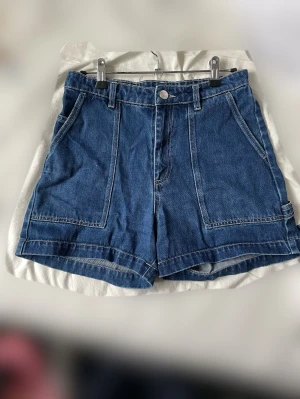 jeansshorts - jeansshorts från monki