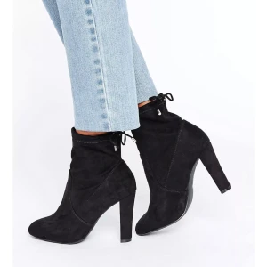 River Island klackskor - River Island klackskor storlek 5 (engelsk), skulle säga storlek 37-37,5. Jätte fina, använt några gånger, bra skick. Nypris: 617:-