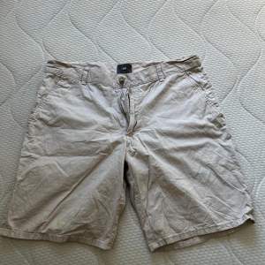 STORRENSNING!! Säljer dessa H&M shorts då de inte kommer till användning, super bra skit ! 