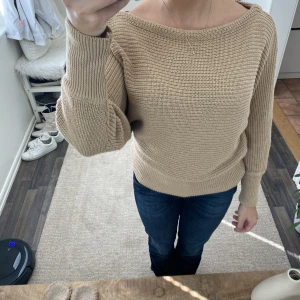 Stickad tröja - Jätteskön stickad tröja från NA-KD, perfekt till hösten🙏🏻