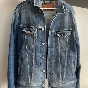 Oversized jeansjacka - Jeansjacka från replay, knappt använd💓