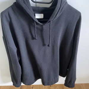 Hoodie - Hoodie från vila  Strl Xl, liten i storleken 