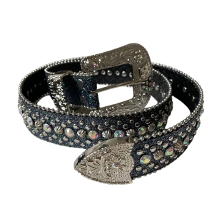 Rhinestone belt - Säljer nu detta asfeta Rhinestone bältet då jag inte använder det längre. Bältet är i nyskick och har inga skavanker. Går att pruta. Skriv gärna om du undrar något!💙