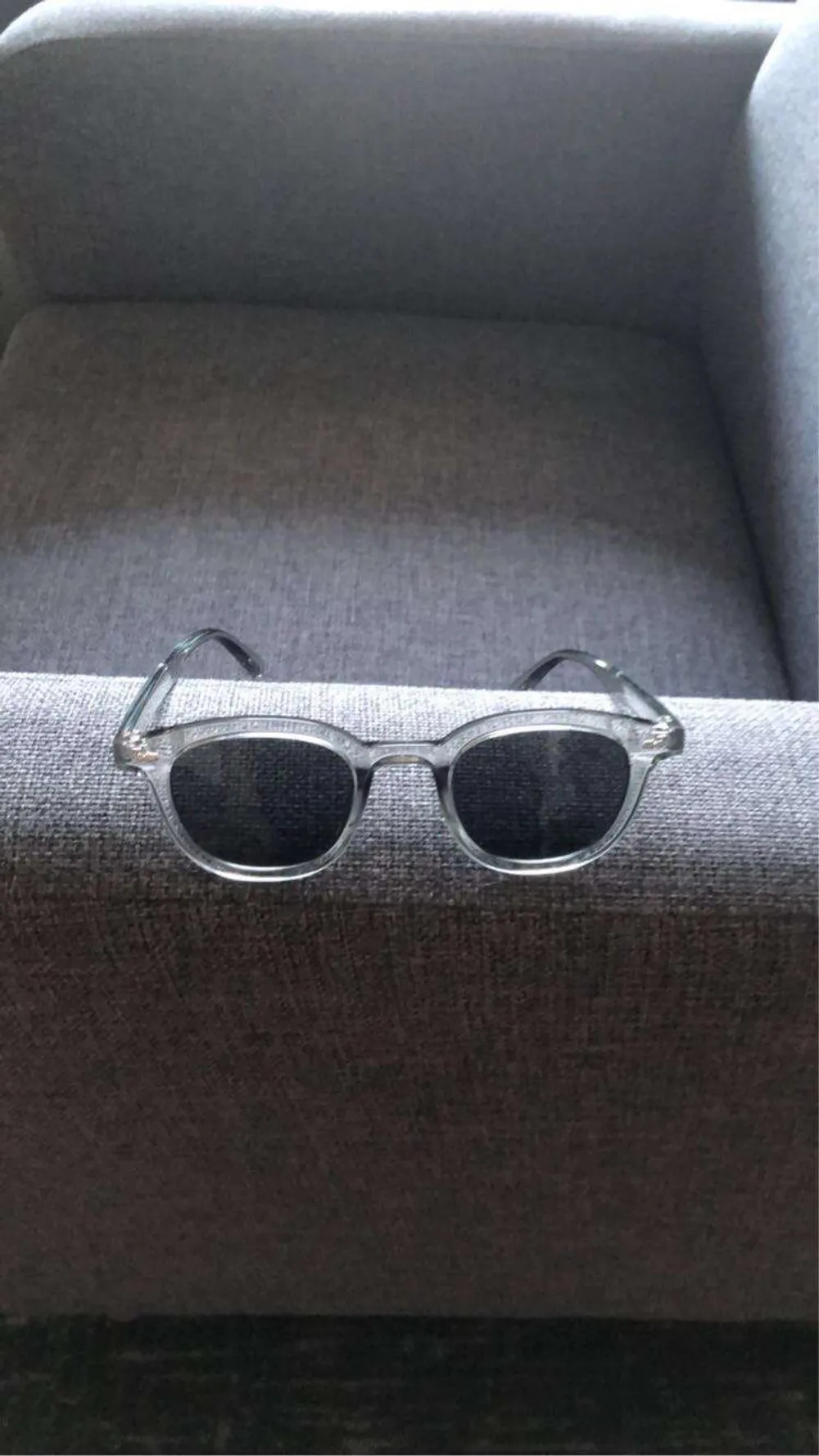 Solglasögon från Montén  De är typ som chimi fast mer en halva priset. Riktigt bra kvalitet, bara använda ett fåtal gånger . Orginal priset ligger på 549kr innan frakt och efter runt 620kr.   Gråa snygga glasögon🕶️🕶️ hör av dig vid intresse . Accessoarer.