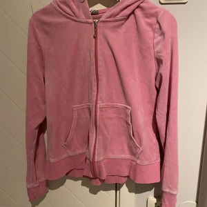 Hoodie - Rosa Hoodie från Cubus i storlek L (finns matchade byxor)