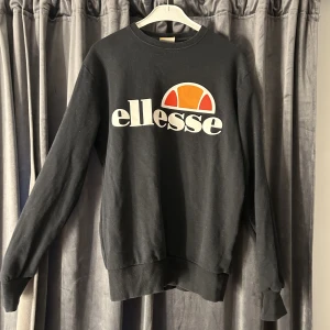 Tröja - Så snygg sweatshirt i topp skick!