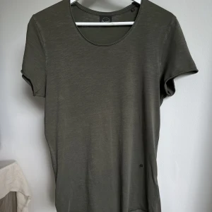 T-shirt  - Grön T-shirt 