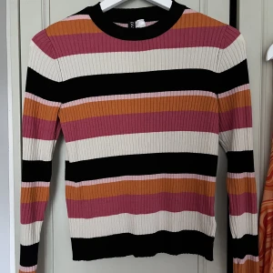 Randig tröja 🩷 - Söt randig tröja från H&M strl M🩷