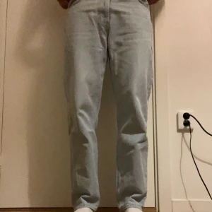 Sweet sktbs byxor - Ljusblå byxor från junkyard.com, andvänder inte dem längre men dem är i väldigt fint skick.
