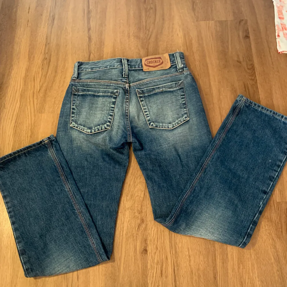 Crocker jeans från min kära moder för små för min röv  knappt använda . Jeans & Byxor.