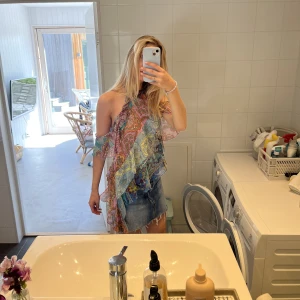 Topp - Såå fin topp från zara! Öppen i ryggen.