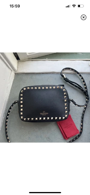 Valentino väska - valentino Camera bag, jätte bra skick❣️