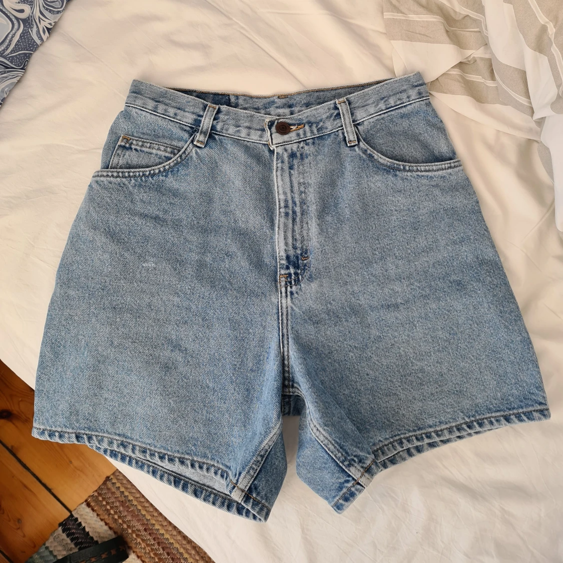 Beyond retro shorts - 90