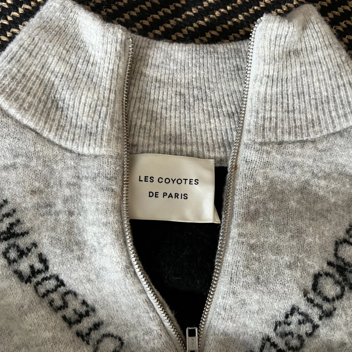 Grå tröja - 91