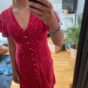 Klänning - Perfekt Midsommar/sommarklänning