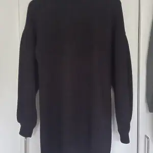 Svart stickad klänning från Zalando i storlek S/M