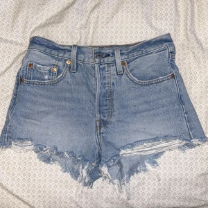 Levis shorts 501 - Levis shorts 501. Väldigt bra skick Storlek W24