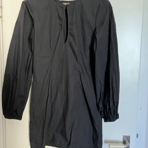 Superfin klänning  - Från Ivyrevel i storlek 36, använd 1-2 gånger. 