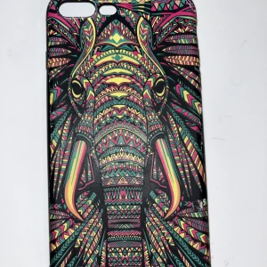 iPhone 8 Plus skal  - 3st iPhone 8+ skal väldigt använda men fina  Alla 50kr 20kr styck Skicka om man vill se fler bilder 🫶🏼 