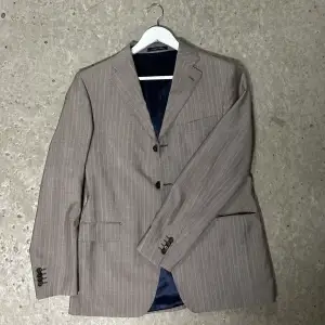 Unisex: oversized Angelico blazer strl s/m pris: 190+frakt. Följ min instagram V23intage för fler vintagekläder🤎