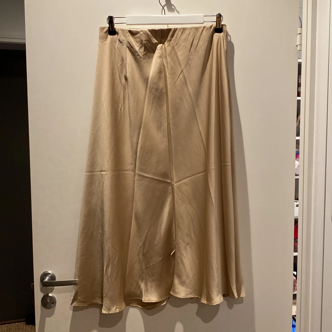 Satin kjol