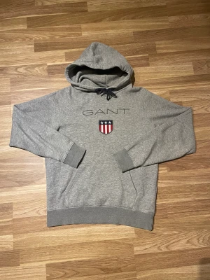 Gant hoodie - Använd men i väldigt bra skick!  