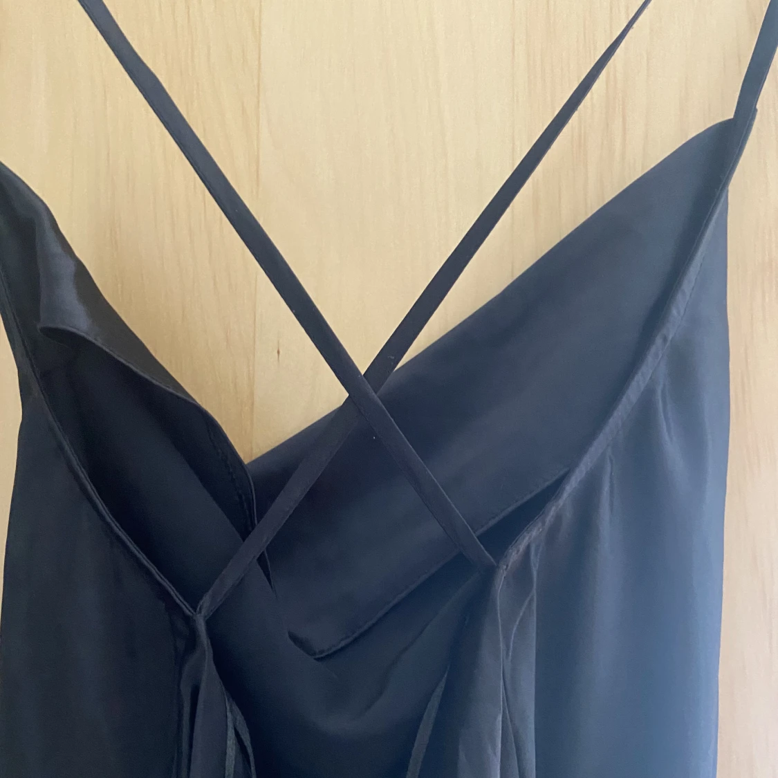 Svart satin klänning  - 91