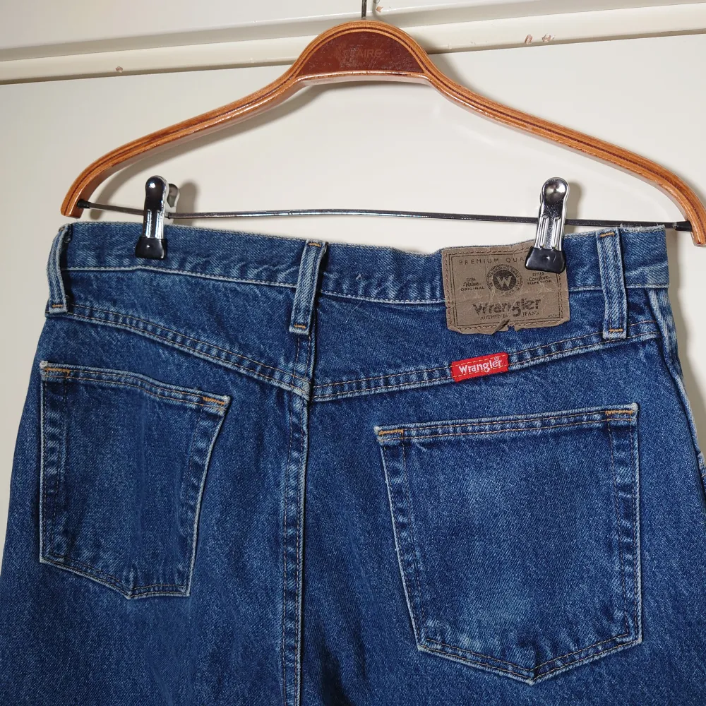 Retro Wrangler jeans i storlek 31x30, jättefint skick🌿. Jeans & Byxor.
