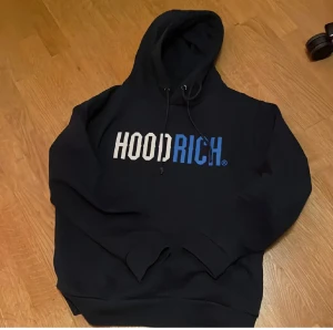 Hoodrich - Detta är en Hoodrich hoodie