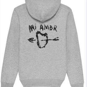 Jätte fin hoodie från Mira paris!! Sparsamt använd utan några defekter💘 köpt för ca 1500kr på zalando där den nu är slutsåld.