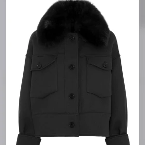 Meotine Jacka - Meotine jacka, fint skick, inga knappar lösa, skriv för mer info🤍