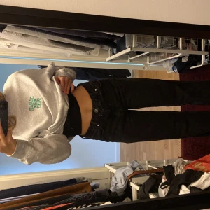 Svarta wide jeans  - Bra skick, är 165 lång 