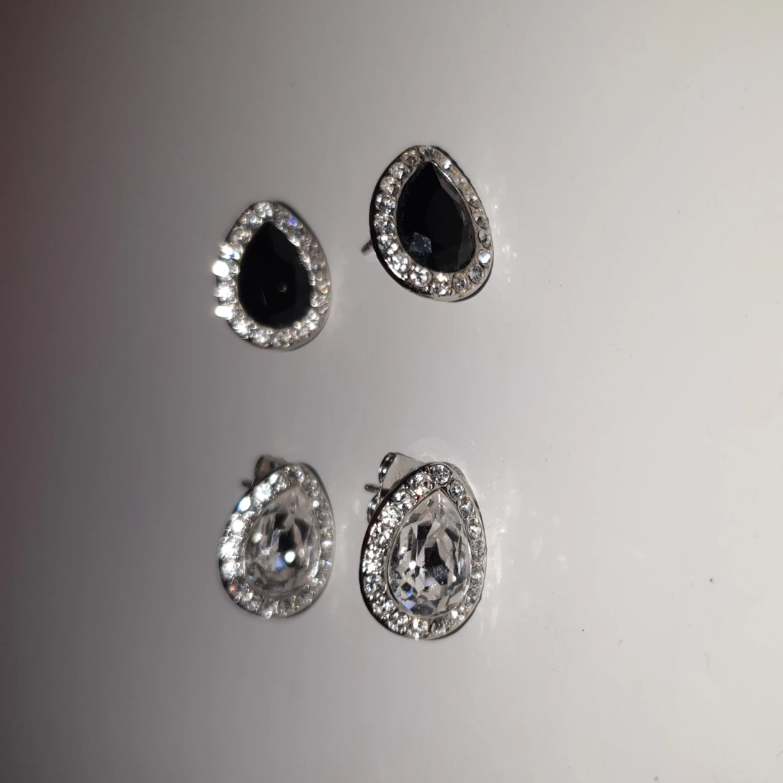 2 par örhängen - 1