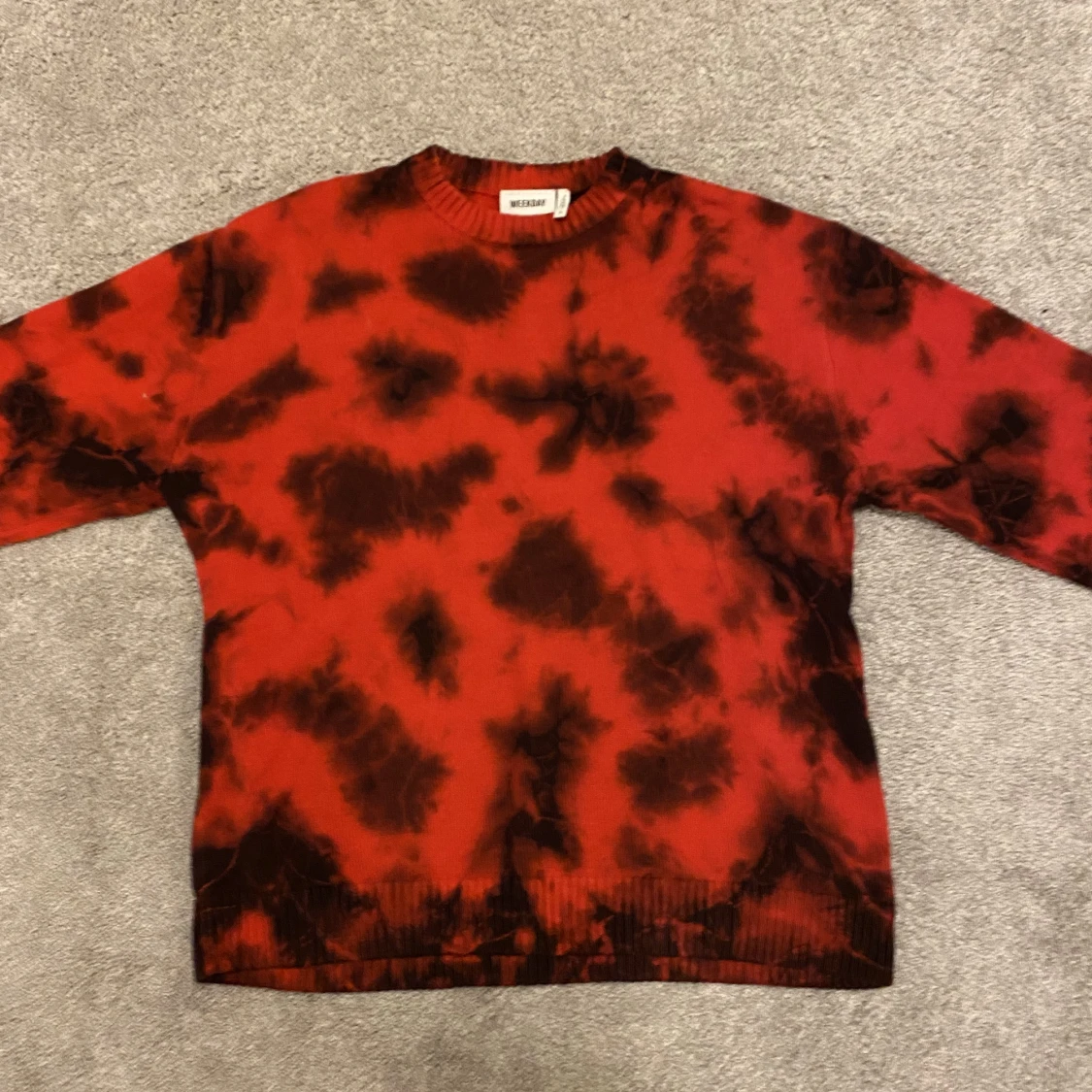 Röd-Svart fläckig Sweatshirt 