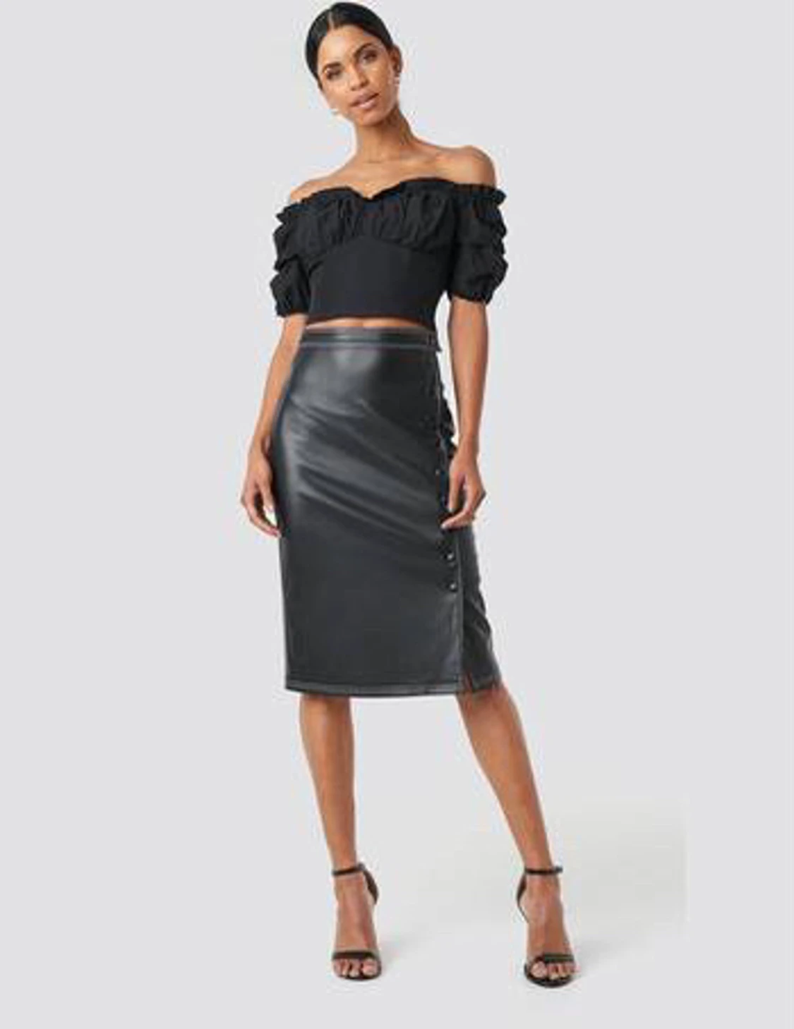 Fake leather high waisted skirt