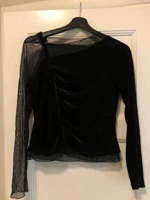 Vintage black velvet and mesh top - Really good condition 