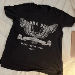 T-shirt - Nyskick, använt 1 gång.