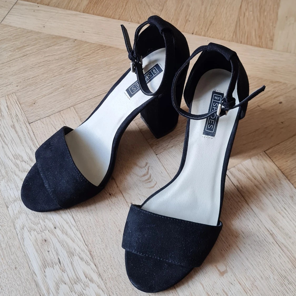 Nelly svarta klackar - 91