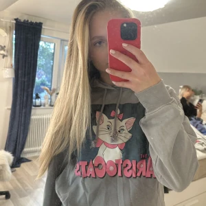 Grå tröja - Säljer denna gråa tröjan från H&M. Aldrig används!❤️‍🔥