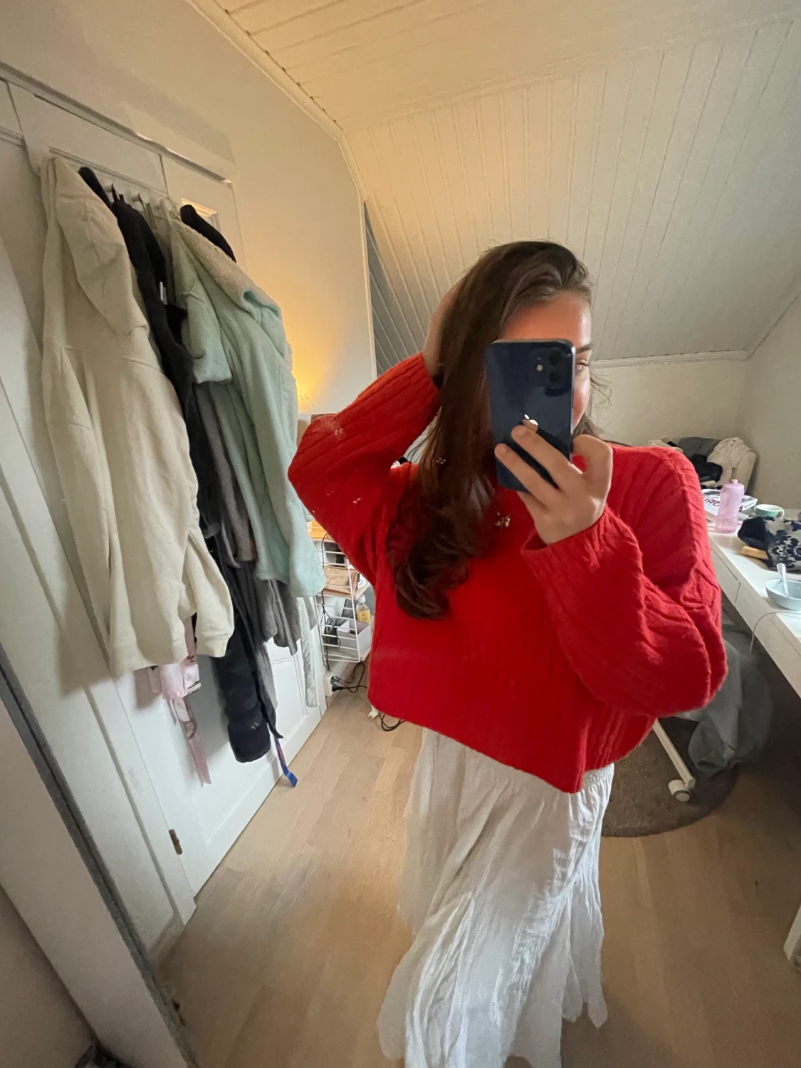 Röd stickad tröja  - 90