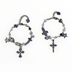Matching Cross Bracelets - Super söta matchande armband för att ge till en nära relation! 🐝💗  Bjuder på gratis frakt 🚚 Betalning sker via swish, skriv vid intresse 💗
