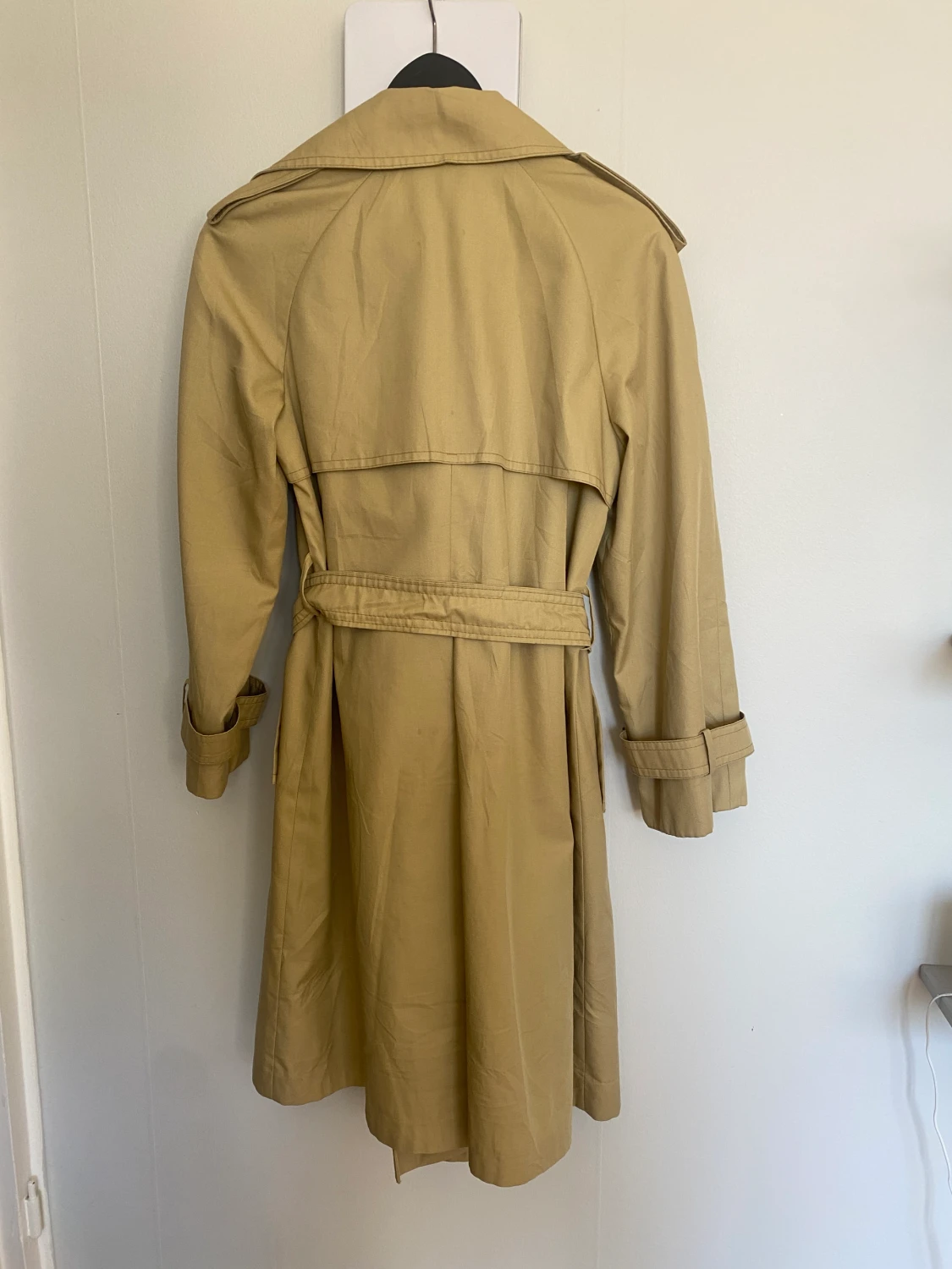 Trenchcoat dam - 90