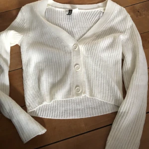 Vit tröja  - Använd, inga defekter!