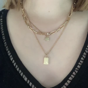 Halsband - Fint halsband från guldfynd🌼