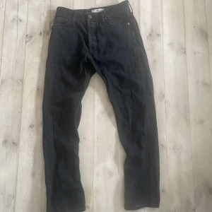 Jack&jones jeans - Skick 7/10 Färg svart Ny pris 500kr Storlek S 