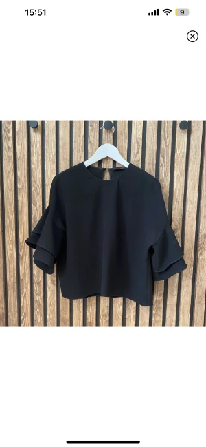 Blus Zara - Säljer denna skit snygga blus från zara då den ej kommer till användning 💕 Köp direkt för 450