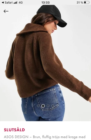 Brun tröja med krage - Från ASOS, strl 38. Normal i storleken. Mjukt material, sticks ej. Knappt använd.