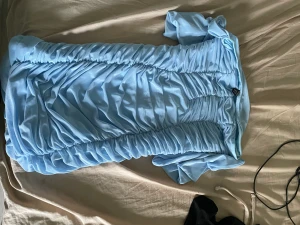 Klänning  -  Använd fåtal gånger, kommer inte till användning